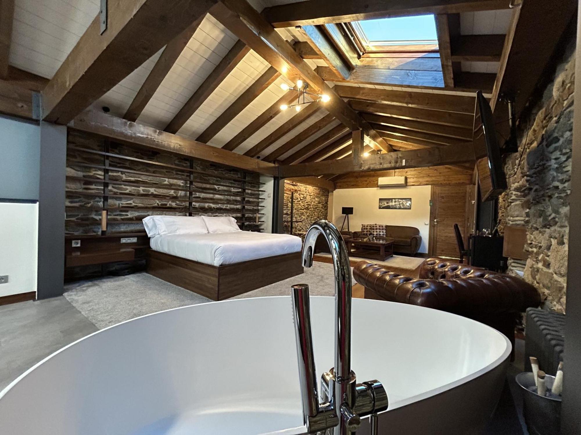Mas Farner - Adults Only Bed & Breakfast Llivia Room photo